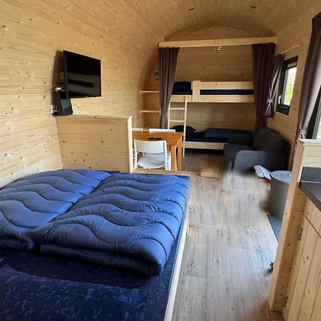 Kampeerwagon * Petten