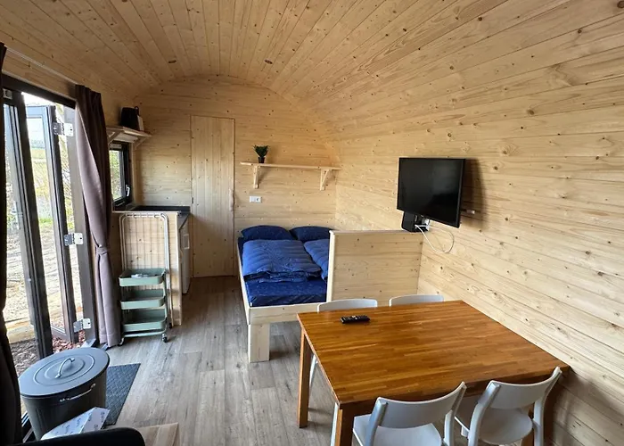 Kampeerwagon Шале Петтен