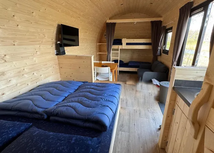 Kampeerwagon * Петтен