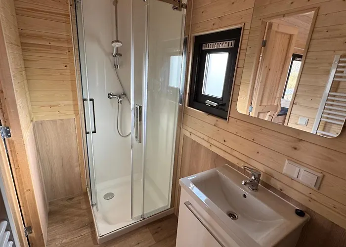 Kampeerwagon Шале Петтен