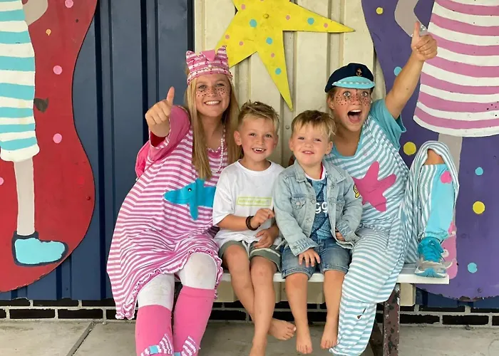 Kampeerwagon Шале *